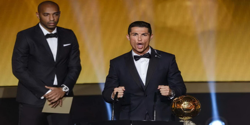 Thành tích 5 Quả Bóng Vàng của Ronaldo - lần thứ 3 mùa 2013/2014